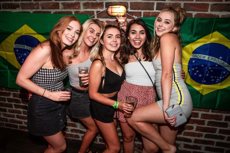Queenstown: Bar Crawl with 5 Free Shots and Pizza - Pizza, games, and prizes between the shots