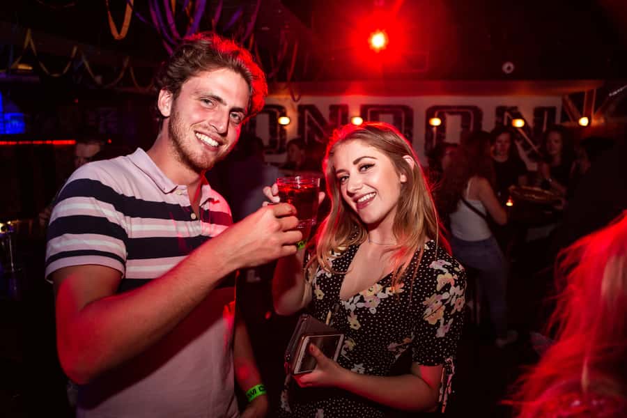 Queenstown: Bar Crawl with 5 Free Shots and Pizza - Should you book the Queenstown bar crawl?