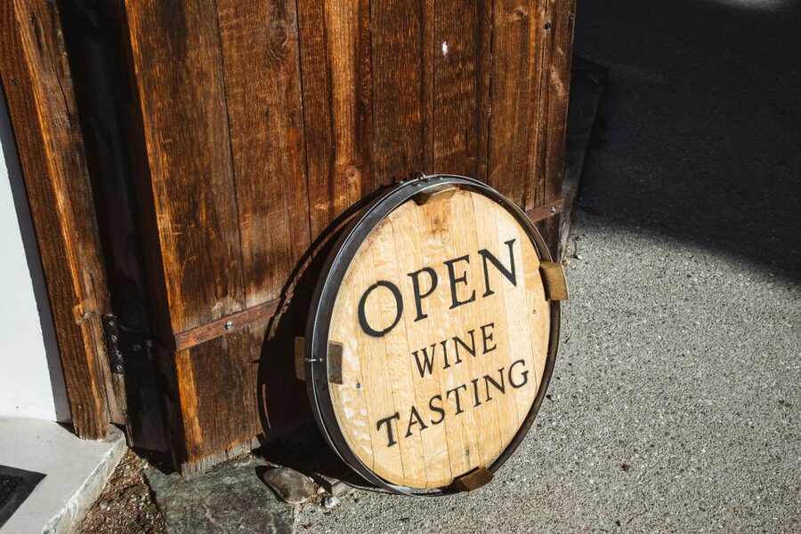 Queenstown: Wine Tasting Tour - A six-hour introduction to Central Otago wine