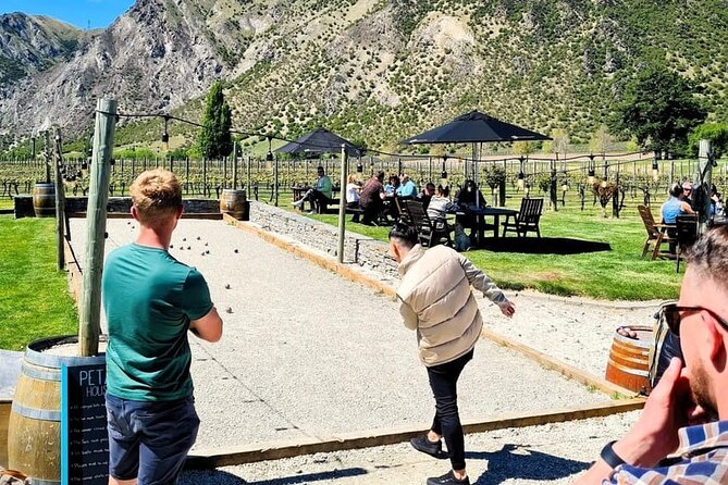 Queenstown Wine Tour - Guides who shape the day