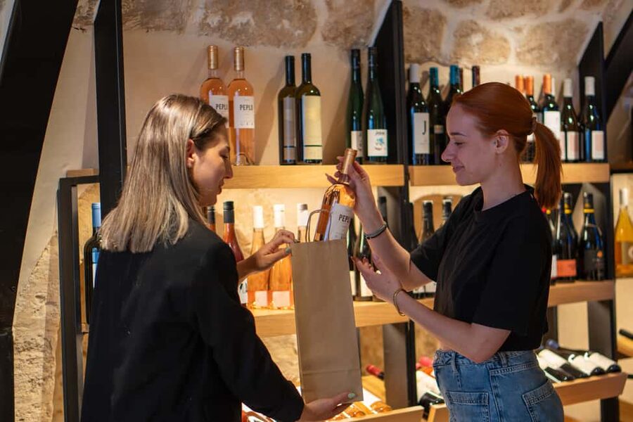 Rethymno: Cretan Wine Tasting Guided Tour with Local Food - What the 1.5-hour schedule feels like