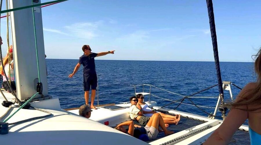 Rethymno: Sunset Catamaran Cruise - Sushi & Open Bar - Who should book this cruise
