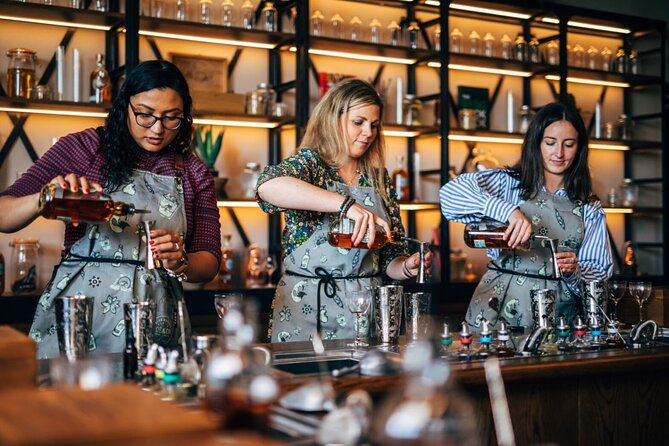 Roe & Co Distillery Experiences - A whiskey visit with a cocktail at its center
