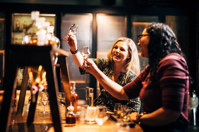 Roe & Co Distillery Experiences - The cocktail lesson and whiskey tasting