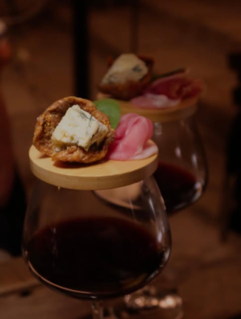 Romantic Wine Tasting Experience at Koccio Valletta - Why the small group works well
