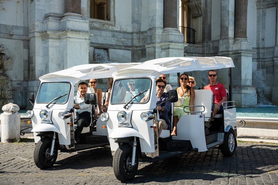Rome: 2-Hour Vip Tuk-tuk tour with Hotel Pickup and Prosecco - The Pyramid of Cestius