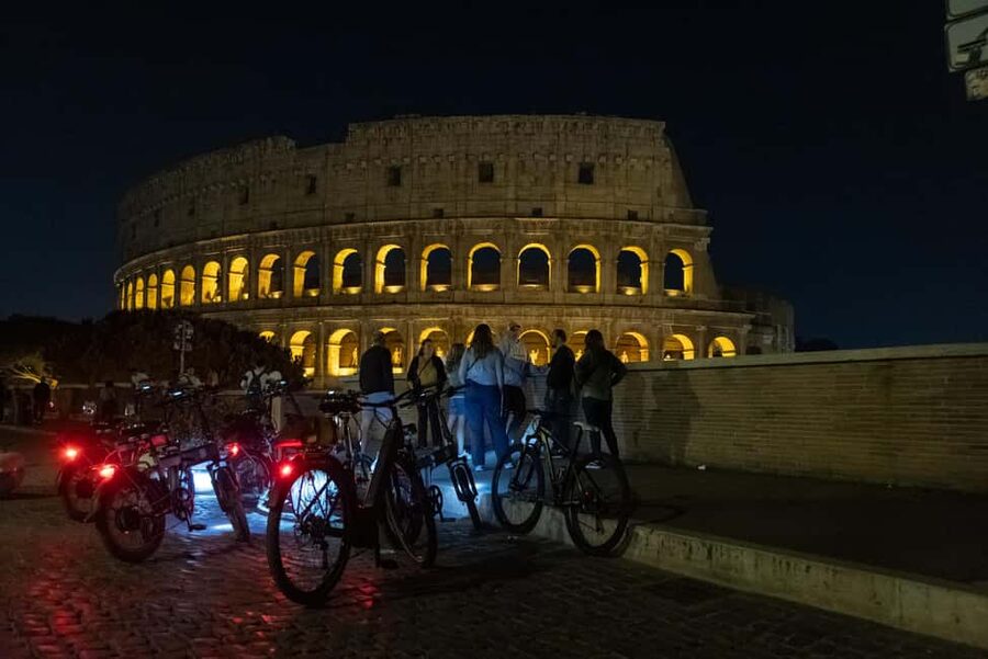 Rome: E-Bike Night Tour with Food and Wine Tasting - Key points to know before you book