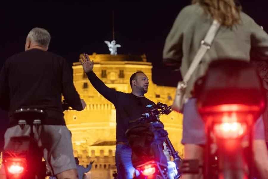 Rome: E-Bike Night Tour with Food and Wine Tasting - Saint Peter’s Basilica and Castel Sant’Angelo