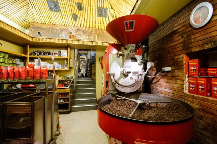 Rome: Espresso, Gelato and Tiramisù Tasting Tour - Campo Marzio and the street food pause