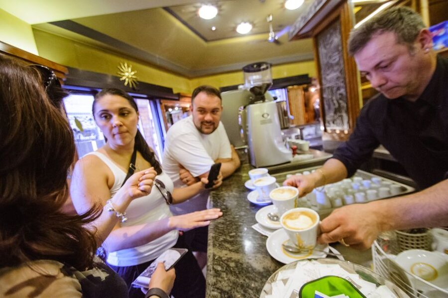 Rome: Espresso, Gelato and Tiramisù Tasting Tour - The guides make the difference