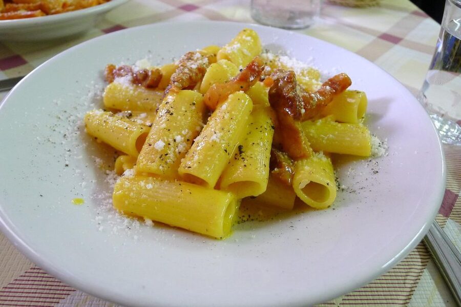 Rome: Food and Wine Tour, Trastevere and Jewish Ghetto - The tavern stop is the heart of the tour