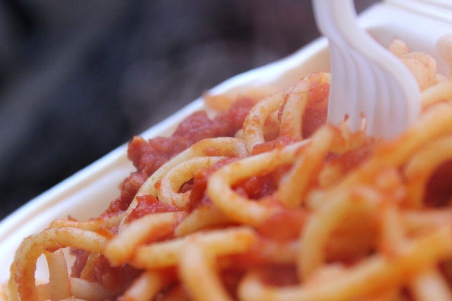 Rome: Food and Wine Tour, Trastevere and Jewish Ghetto - Crossing toward the Jewish Ghetto
