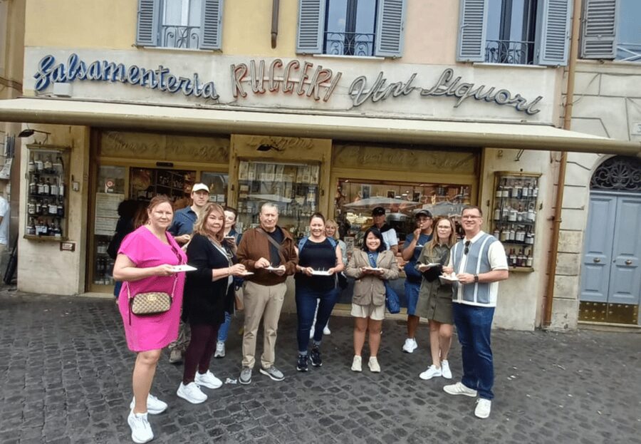 Rome: Food & Wine Tour of Campo de Fiori, Ghetto, Trastevere - Trastevere brings pasta, wine, and gelato