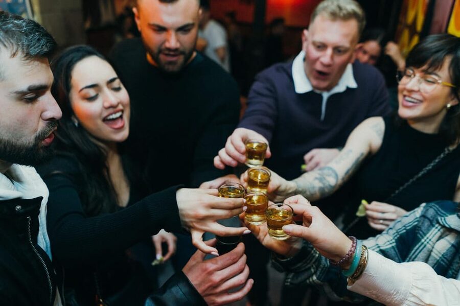 Rome: Forbidden History Walking Tour & Pub Crawl with Drinks - From Monti streets to Piazza Venezia