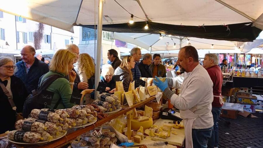 Rome: Guided Food Tasting Tour in Trastevere - Campo de Fiori and its morning market