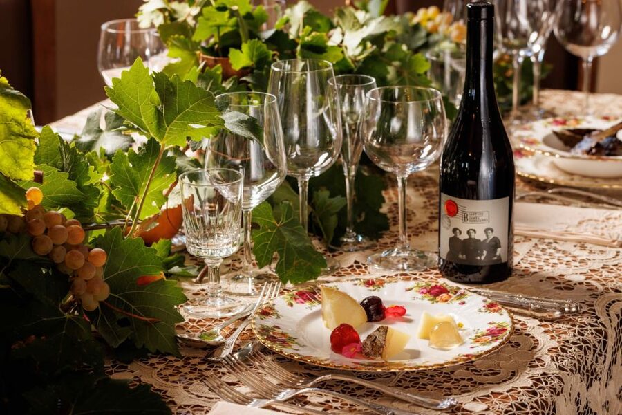 Rome: Private Countryside Wine Tasting Tour - Tasting Frascati wines with local food