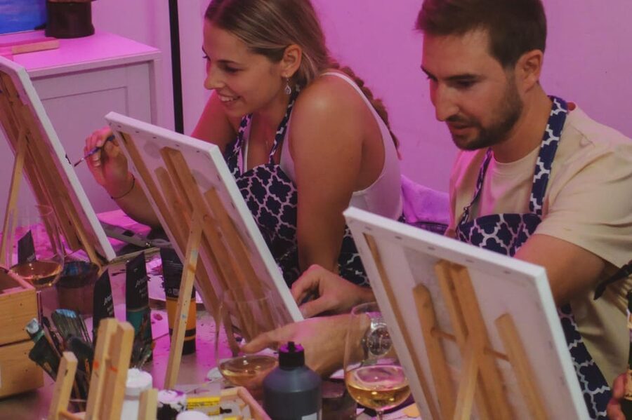 Rome: Tipsy Painting Class with Fine Wine and Arts - Roman pizza and the question of dinner