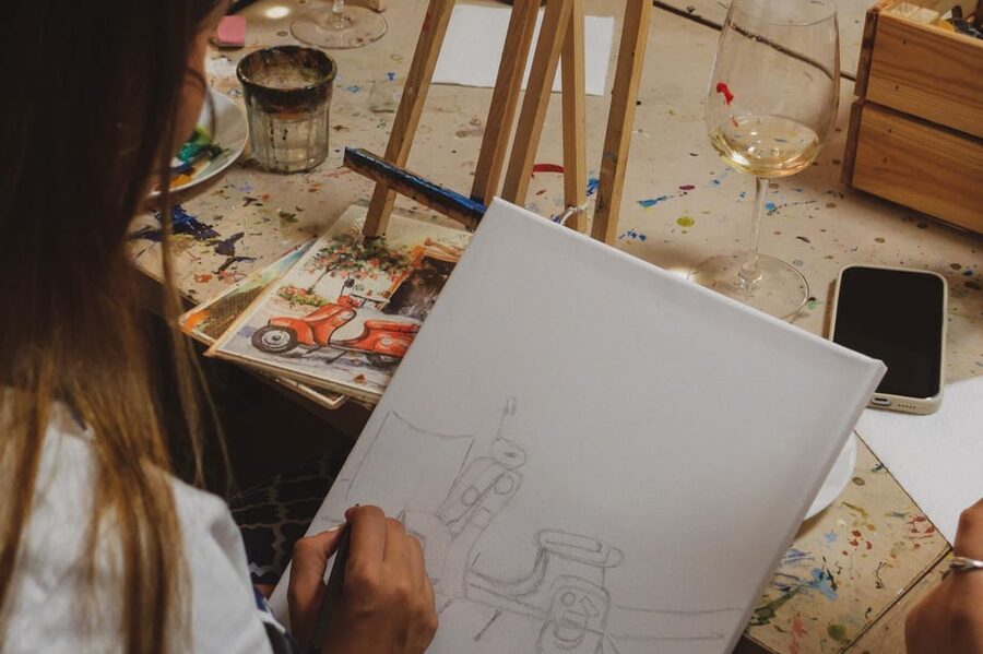 Rome: Tipsy Painting Class with Fine Wine and Arts - Who will get the most from this experience