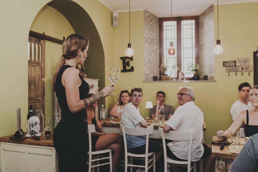 Rome: Trastevere Wine Tasting with Food Pairing and Gelato - Starting with wine in Trastevere