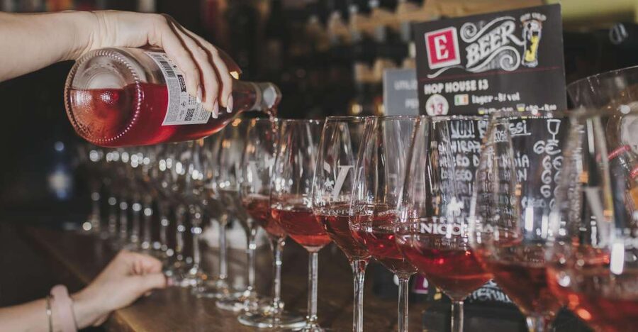 Rome: Trastevere Wine Tasting with Food Pairing and Gelato - Why the guide matters here