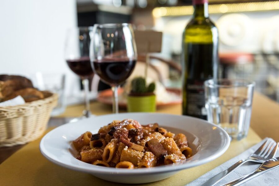 Rome: Twilight Trastevere Food Tour with Wine Tasting - Key points to know before you book