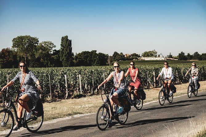 Saint-Emilion Electric Bike Day Tour with Wine Tastings & Lunch - Walking through the UNESCO-listed village