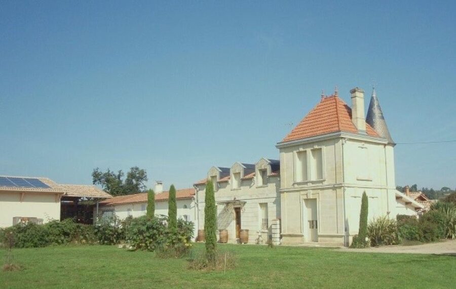 Saint-Émilion: Family Vineyard Visit with Wine Tasting - Meeting the Family Behind Château Haute-Nauve