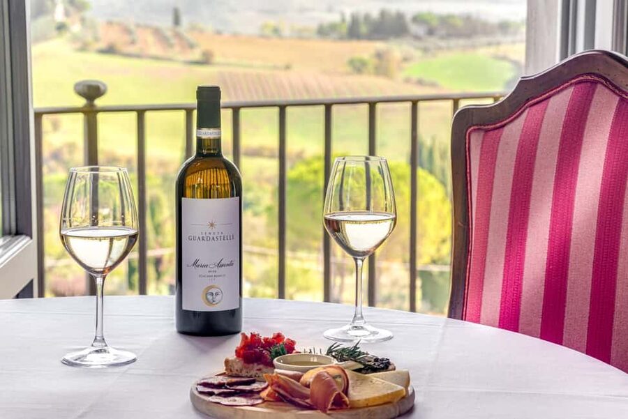 San Gimignano: Premium Wine Tour with Lunch - Lunch on the terrace or in the dining room