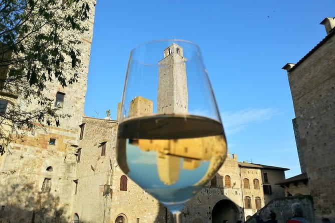 San Gimignano, Siena, Monteriggioni: Fully Escorted Tour, Lunch & Wine Tasting - What the tour guides add