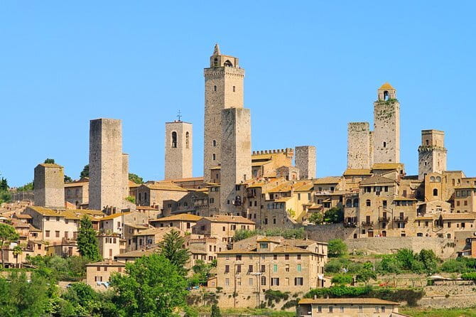 San Gimignano, Siena, Monteriggioni: Fully Escorted Tour, Lunch & Wine Tasting - The Chianti road and a winery lunch