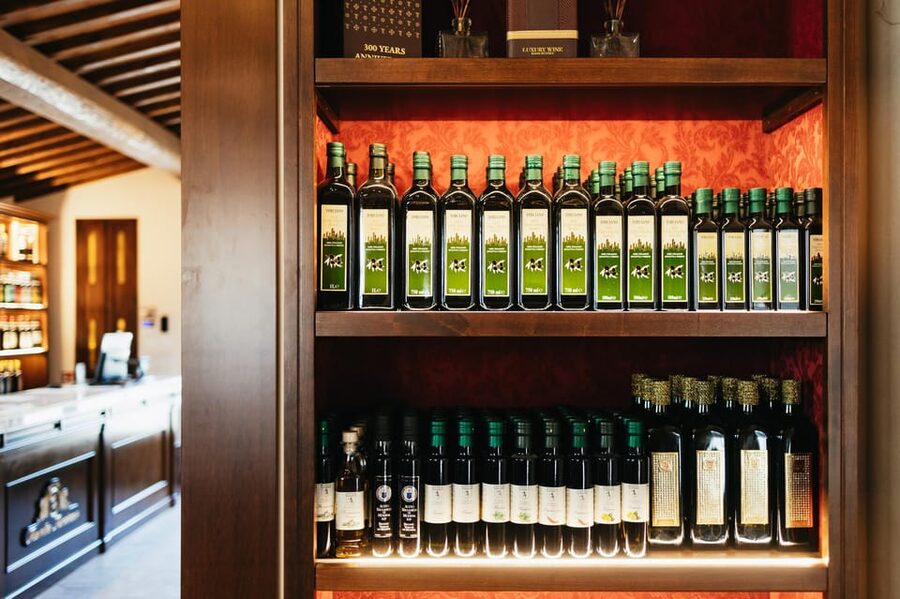 San Gimignano: Tuscan Vineyard Lunch with Wine Tasting - Why the olive oil tasting adds value