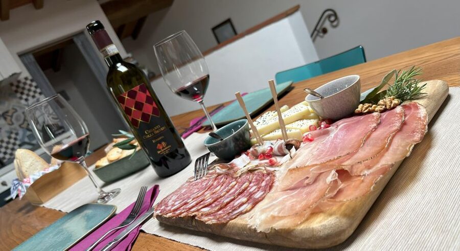 San Gimignano: Vineyard and Cellar Tour with Wine Tasting - Who should book this experience?