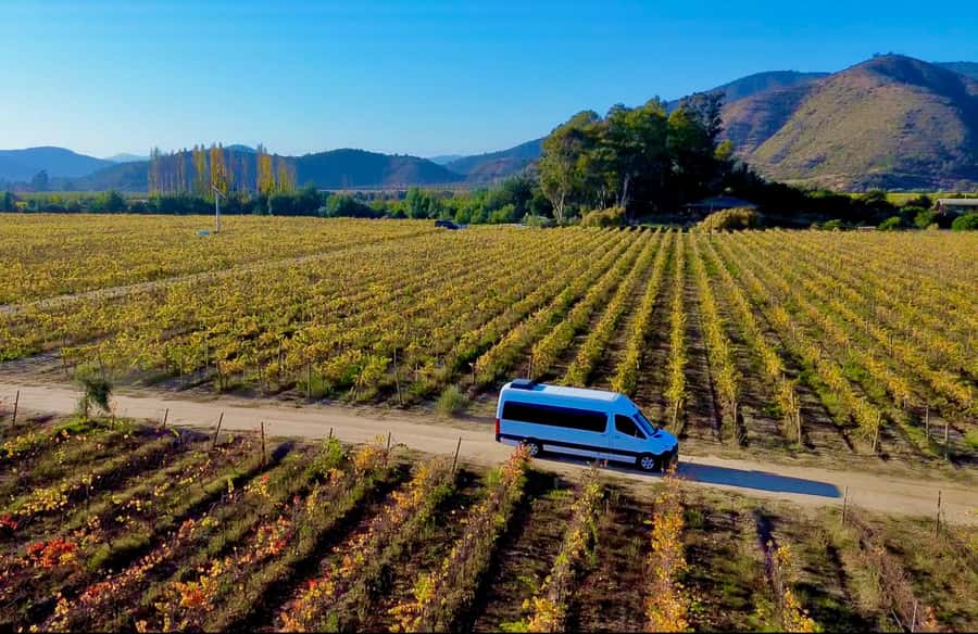 Santiago: Viña del Mar, Valparaiso, with Wine Tasting - Pickup, the highway, and the first coffee stop