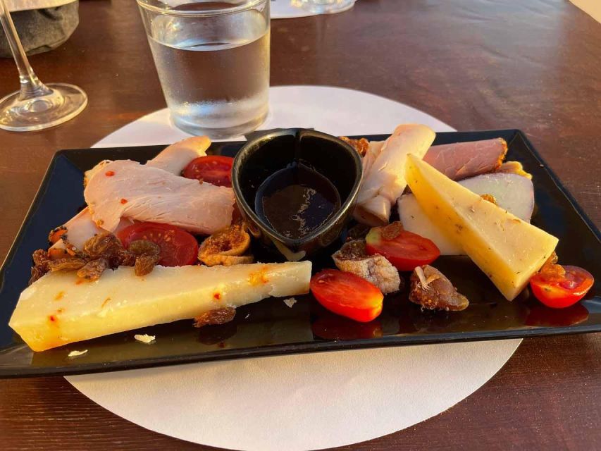 Santorini: Small-Group Sunset Wine Tour with Santo Winery - Food pairings and the question of dinner