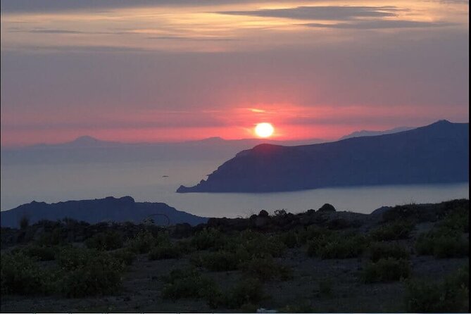 Santorini Sunset Wine Tour with Santo Winery Views - Pickup is simple, with two important exceptions