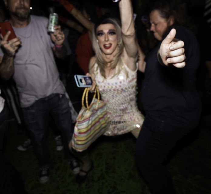 Savannah: Drag Queen Guided Pub Crawl with Sing-a-Longs - Weather, ID, and other practical details