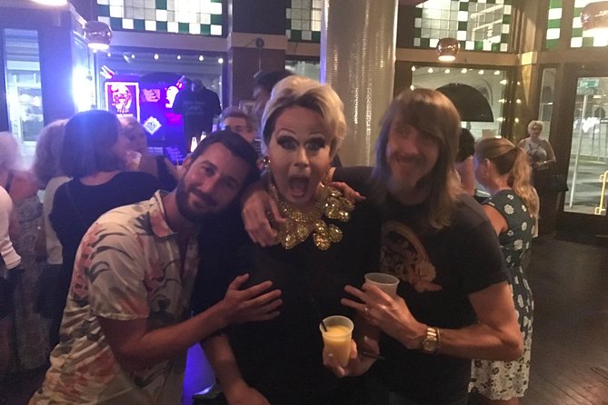 Savannah Yes, Queen! Drag Queen Pub Crawl - Drink specials, karaoke, and the social spark