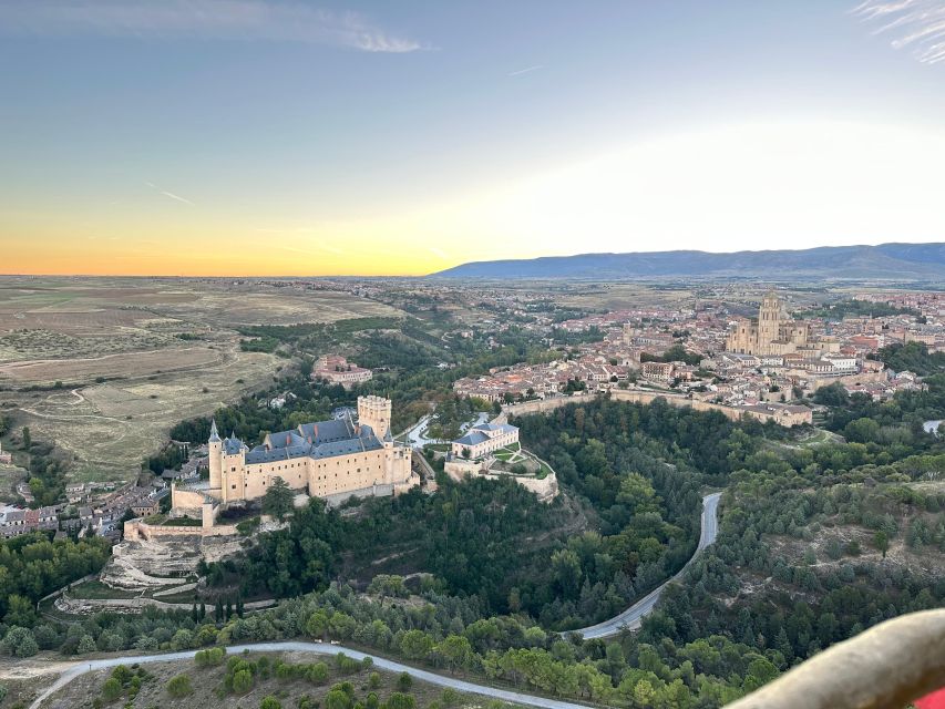 Segovia: Hot-air balloon ride with cava toast - Key points before you book