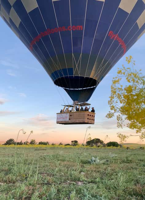 Segovia: Hot-air balloon ride with cava toast - Photographing the Alcázar, Cathedral, and Aqueduct