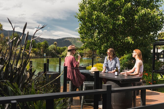 Self-Guided Biking Wine Tour (full day) in the Marlborough Region. - Wine purchases are easier with bottle service
