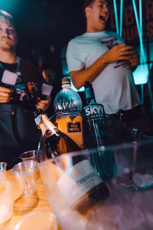 Seoul: Premium Pub Crawl with Open Bottles - Meeting the hosts before the party begins