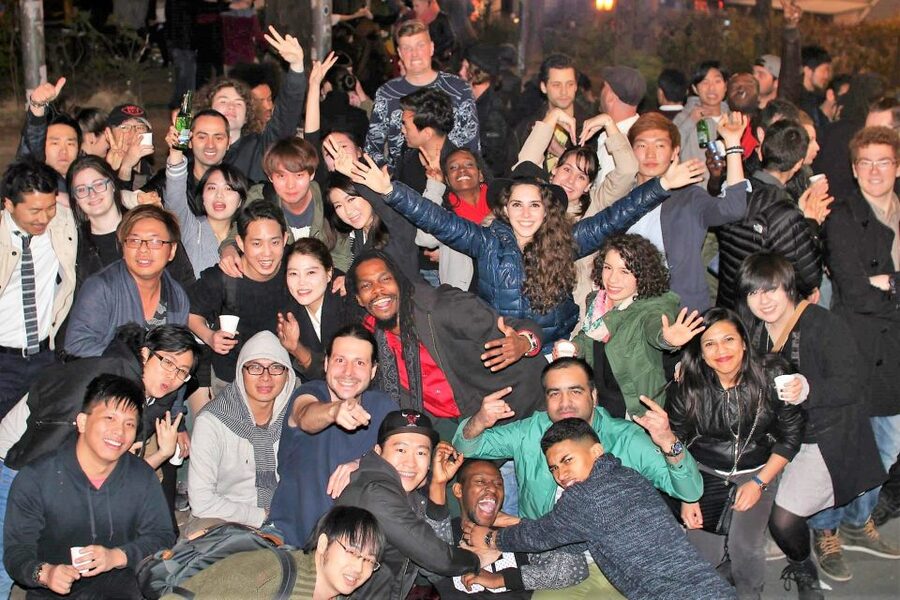 Seoul: Pub Crawl - Choosing between Itaewon and Hongdae