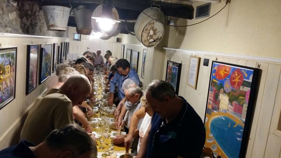 Sestri Levante: Pesto & Cooking Classes, Wine Tasting - The wine tasting and its local food spread