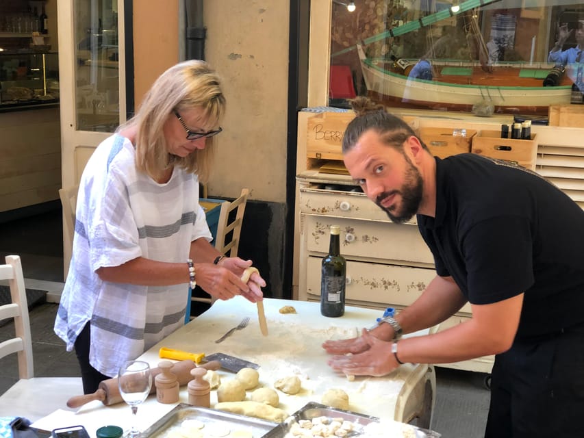 Sestri Levante: Pesto & Cooking Classes, Wine Tasting - Your hour at La Sciamadda dei Vinaccieri Ballerini