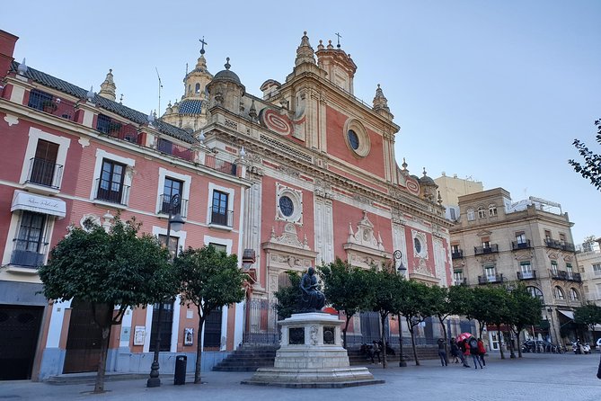 Sevilla Food Tour: Tapas, Wine, History & Traditions - Santa Cruz: a family tavern and a sweet finish