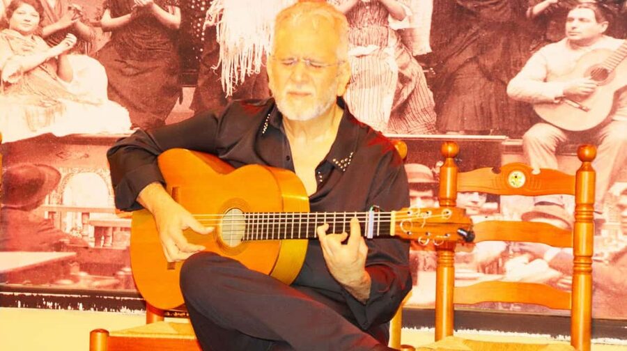 Seville: Flamenco Show & Cocktail Experience - The room matters more than the length