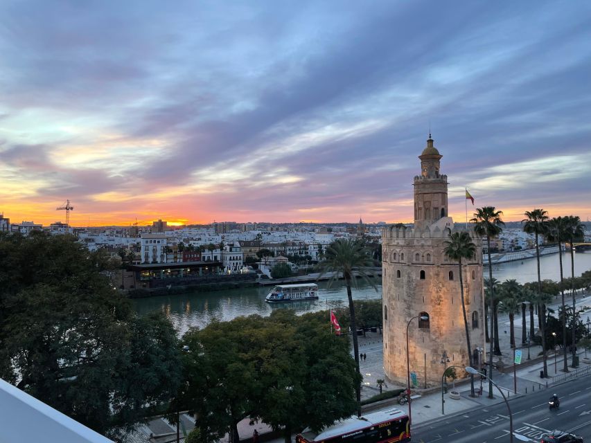Seville: Paella and Sangria Experience - Sangria, wine, and a generous drinks package