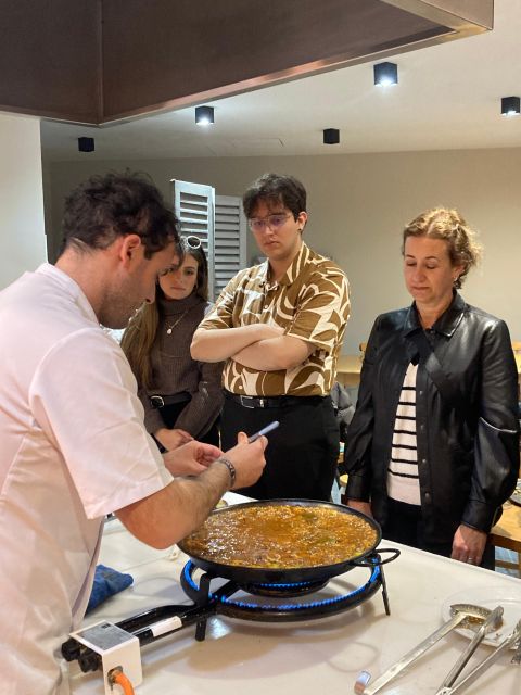 Seville: Paella and Sangria Experience - My call: book it if you want dinner with a story