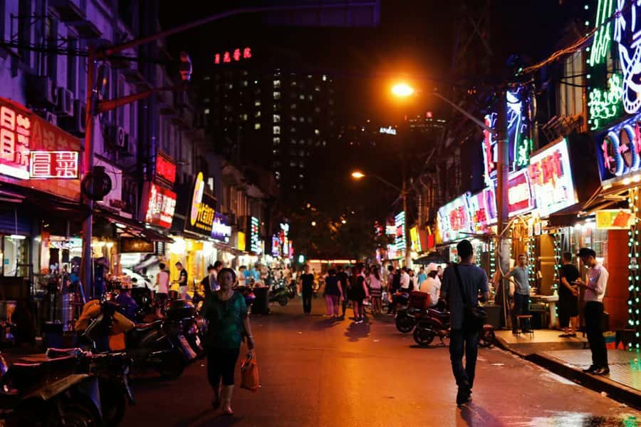 Shanghai: 3-Hour Local Food Tasting Tour - Key points to know before booking