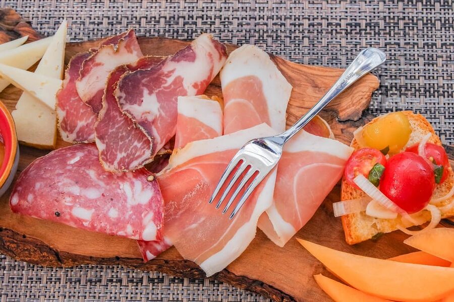 Siena: winery tour, wine tasting and lunch - The guides shape the experience